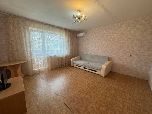 Продам двухкомнатную (2-комн.) квартиру, 1-й Микрорайон ул, 43, Эльбан рп