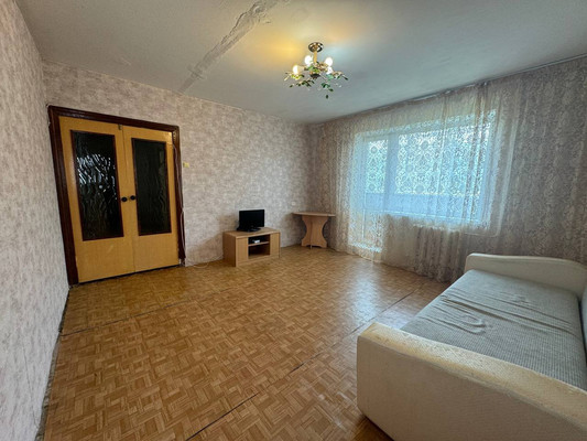 Продам двухкомнатную (2-комн.) квартиру, 1-й Микрорайон ул, 43, Эльбан рп