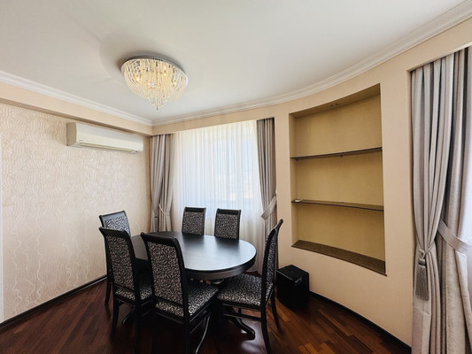 Продам двухкомнатную (2-комн.) квартиру, Жмайлова ул, 4/11, Ростов-на-Дону г