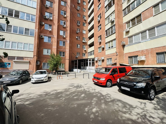 Продам двухкомнатную (2-комн.) квартиру, Жмайлова ул, 4/11, Ростов-на-Дону г