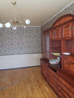 Продам трехкомнатную (3-комн.) квартиру, Новокосинская ул, 10к1, Москва г