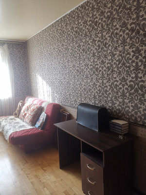 Продам трехкомнатную (3-комн.) квартиру, Новокосинская ул, 10к1, Москва г