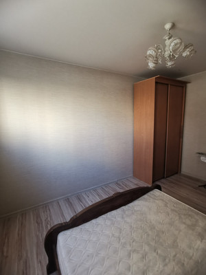 Продам трехкомнатную (3-комн.) квартиру, Новокосинская ул, 10к1, Москва г