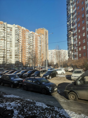 Продам трехкомнатную (3-комн.) квартиру, Новокосинская ул, 10к1, Москва г