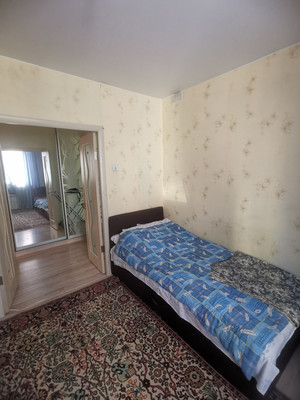 Продам трехкомнатную (3-комн.) квартиру, Новокосинская ул, 10к1, Москва г