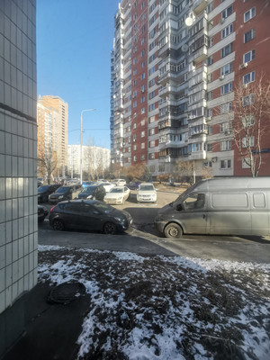 Продам трехкомнатную (3-комн.) квартиру, Новокосинская ул, 10к1, Москва г