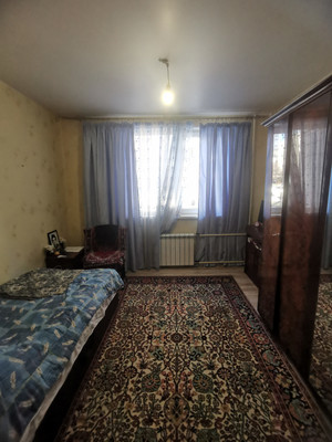 Продам трехкомнатную (3-комн.) квартиру, Новокосинская ул, 10к1, Москва г