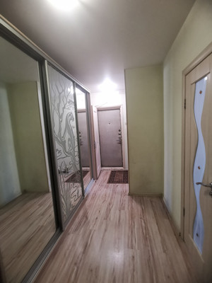 Продам трехкомнатную (3-комн.) квартиру, Новокосинская ул, 10к1, Москва г