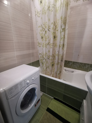 Продам трехкомнатную (3-комн.) квартиру, Новокосинская ул, 10к1, Москва г