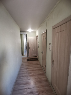 Продам трехкомнатную (3-комн.) квартиру, Новокосинская ул, 10к1, Москва г