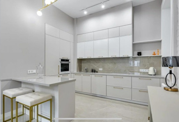 Продам трехкомнатную (3-комн.) квартиру, Дмитровка М. ул, 8, Москва г
