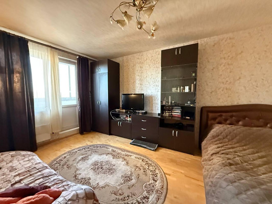 Продам однокомнатную (1-комн.) квартиру, Маршала Савицкого ул, 30, Москва г