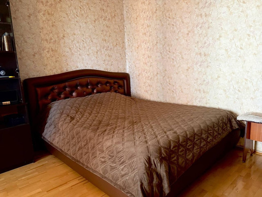 Продам однокомнатную (1-комн.) квартиру, Маршала Савицкого ул, 30, Москва г