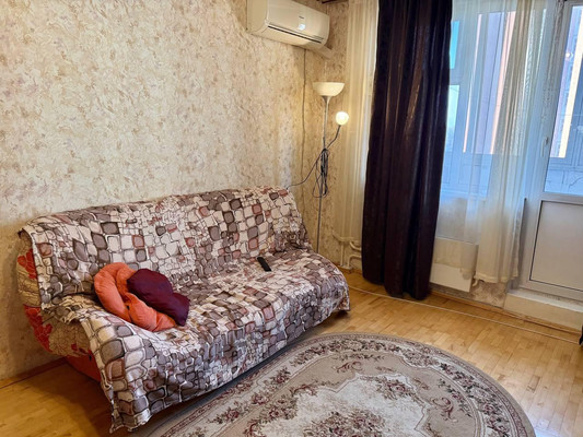 Продам однокомнатную (1-комн.) квартиру, Маршала Савицкого ул, 30, Москва г
