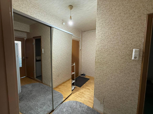 Продам однокомнатную (1-комн.) квартиру, Маршала Савицкого ул, 30, Москва г