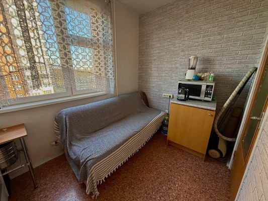 Продам однокомнатную (1-комн.) квартиру, Маршала Савицкого ул, 30, Москва г