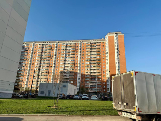 Продам однокомнатную (1-комн.) квартиру, Маршала Савицкого ул, 30, Москва г