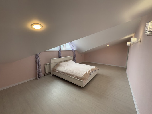 Продам многокомнатную квартиру, Голышева ул, 5/37, Маркова рп