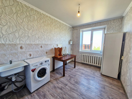 Продам трехкомнатную (3-комн.) квартиру, Деповская ул, 208, Ишим г