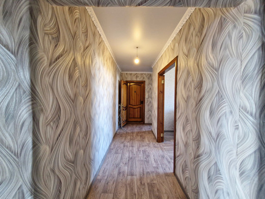 Продам трехкомнатную (3-комн.) квартиру, Деповская ул, 208, Ишим г