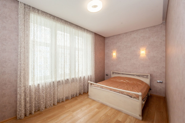 Продам многокомнатную квартиру, Горького ул, 31, Симферополь г