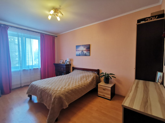 Продам двухкомнатную (2-комн.) квартиру, Непокорённых пр-кт, 49к2, Санкт-Петербург г