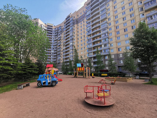 Продам двухкомнатную (2-комн.) квартиру, Непокорённых пр-кт, 49к2, Санкт-Петербург г