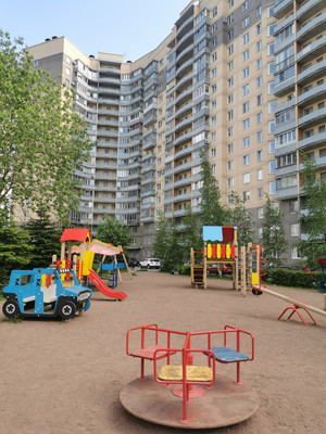 Продам двухкомнатную (2-комн.) квартиру, Непокорённых пр-кт, 49к2, Санкт-Петербург г