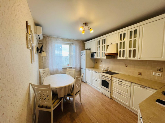 Продам трехкомнатную (3-комн.) квартиру, Березовая ул, 14, Видное г