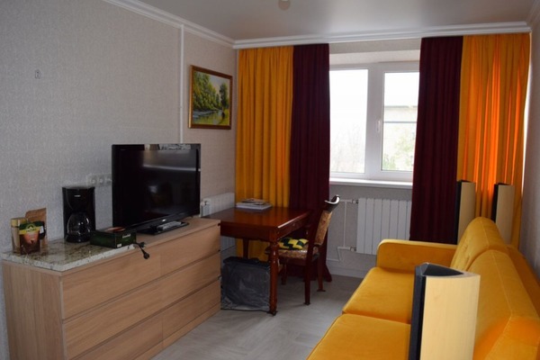 Продам трехкомнатную (3-комн.) квартиру, Волкова ул, 8/4, Ростов-на-Дону г
