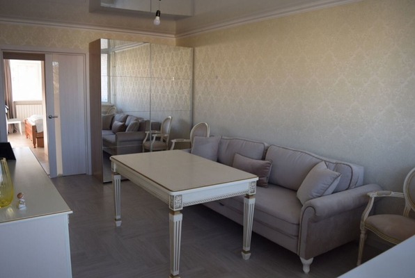 Продам трехкомнатную (3-комн.) квартиру, Волкова ул, 8/4, Ростов-на-Дону г
