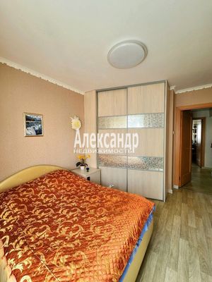 Продам двухкомнатную (2-комн.) квартиру, Декабристов Бестужевых ул, 25, Кириши г