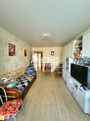 Продам двухкомнатную (2-комн.) квартиру, Декабристов Бестужевых ул, 25, Кириши г