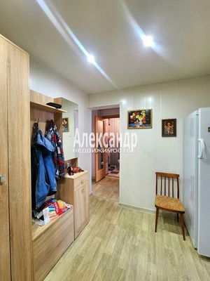 Продам двухкомнатную (2-комн.) квартиру, Декабристов Бестужевых ул, 25, Кириши г