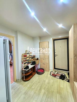 Продам двухкомнатную (2-комн.) квартиру, Декабристов Бестужевых ул, 25, Кириши г