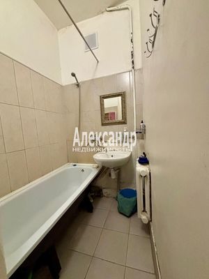Продам комнату в 4-комн. квартире, 7-я Красноармейская ул, 22-24, Санкт-Петербург г