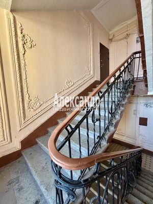 Продам комнату в 4-комн. квартире, 7-я Красноармейская ул, 22-24, Санкт-Петербург г