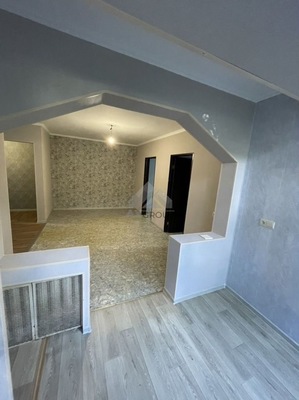 Продам трехкомнатную (3-комн.) квартиру, Ленина (Молдовка мкр) ул, 48, Сочи г