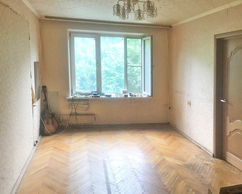 Продам трехкомнатную (3-комн.) квартиру, Жемчуговой аллея, 1к1, Москва г