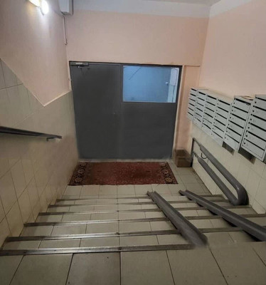Продам трехкомнатную (3-комн.) квартиру, Жемчуговой аллея, 1к1, Москва г