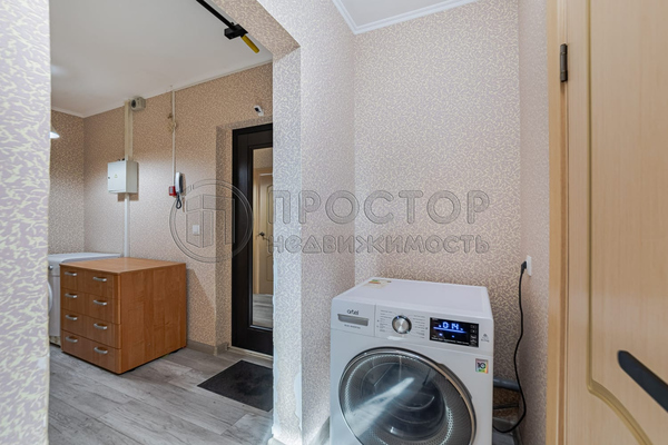 Продам однокомнатную (1-комн.) квартиру, Ангарская ул, 67к3, Москва г