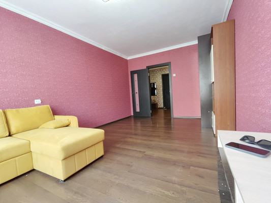 Продам двухкомнатную (2-комн.) квартиру, Шишкова ул, 107, Воронеж г