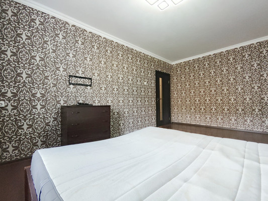 Продам двухкомнатную (2-комн.) квартиру, Шишкова ул, 107, Воронеж г