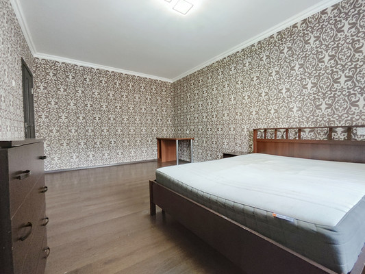 Продам двухкомнатную (2-комн.) квартиру, Шишкова ул, 107, Воронеж г