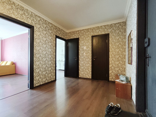 Продам двухкомнатную (2-комн.) квартиру, Шишкова ул, 107, Воронеж г