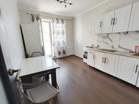 Продам двухкомнатную (2-комн.) квартиру, Шишкова ул, 107, Воронеж г