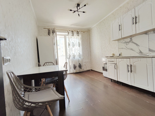 Продам двухкомнатную (2-комн.) квартиру, Шишкова ул, 107, Воронеж г