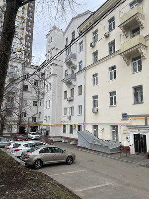 Продам трехкомнатную (3-комн.) квартиру, Первомайская ул, 46, Москва г