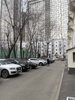 Продам трехкомнатную (3-комн.) квартиру, Первомайская ул, 46, Москва г