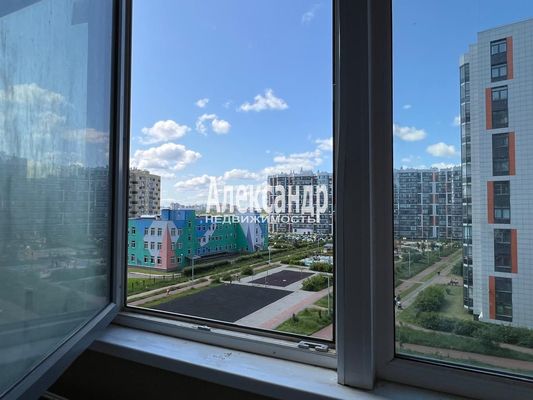 Продам однокомнатную (1-комн.) квартиру, Воронцовский б-р, 11к1, Бугры п